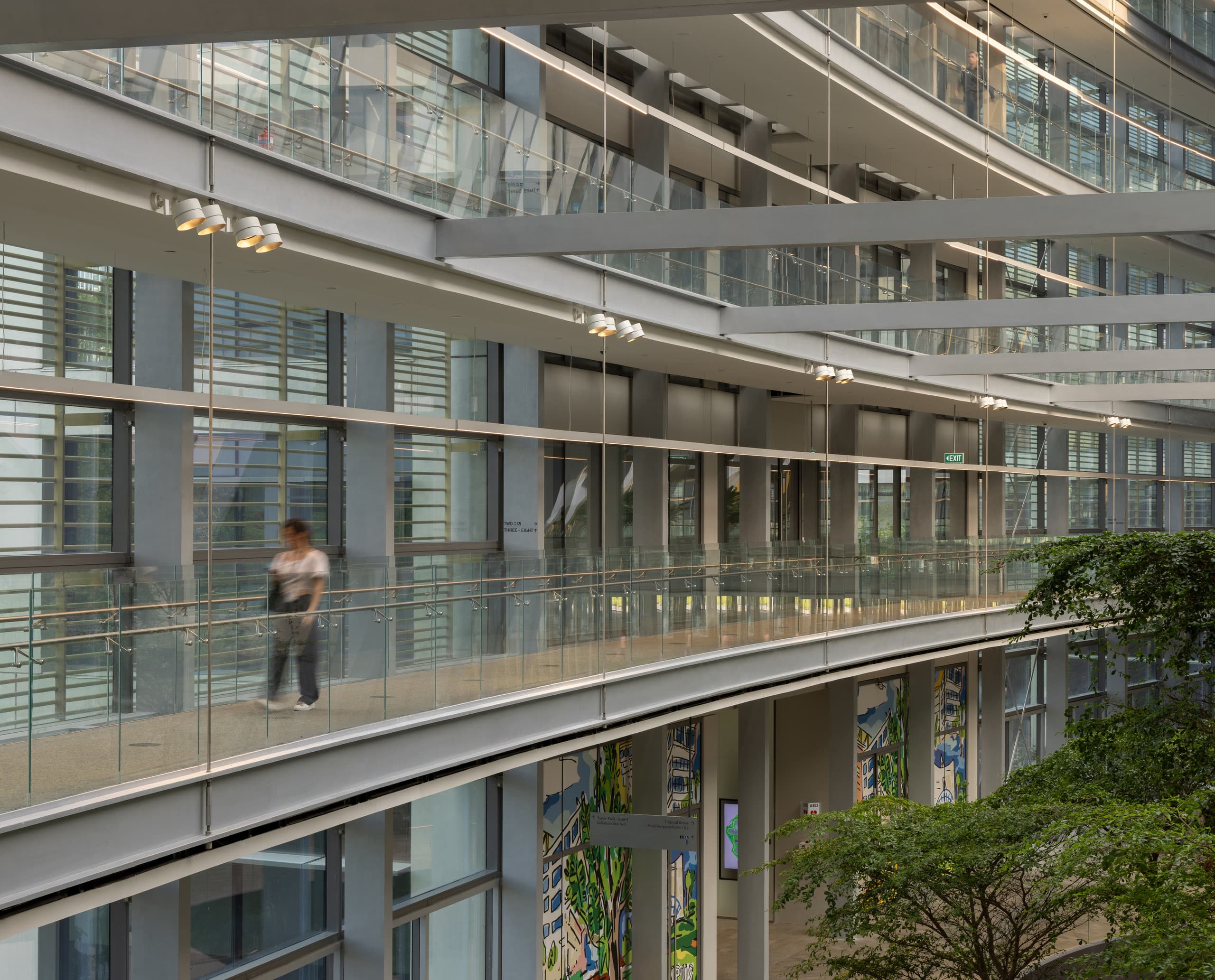 ERCO Parscan Strahler beleuchten den Surbana Jurong Campus in Singapur.