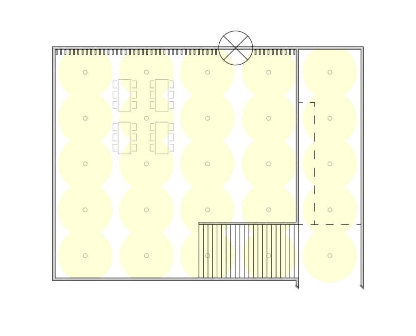 Lichtplanung für ein Foyer mit Downlights, die eine gleichmäßige Ausleuchtung und Orientierung ermöglichen.