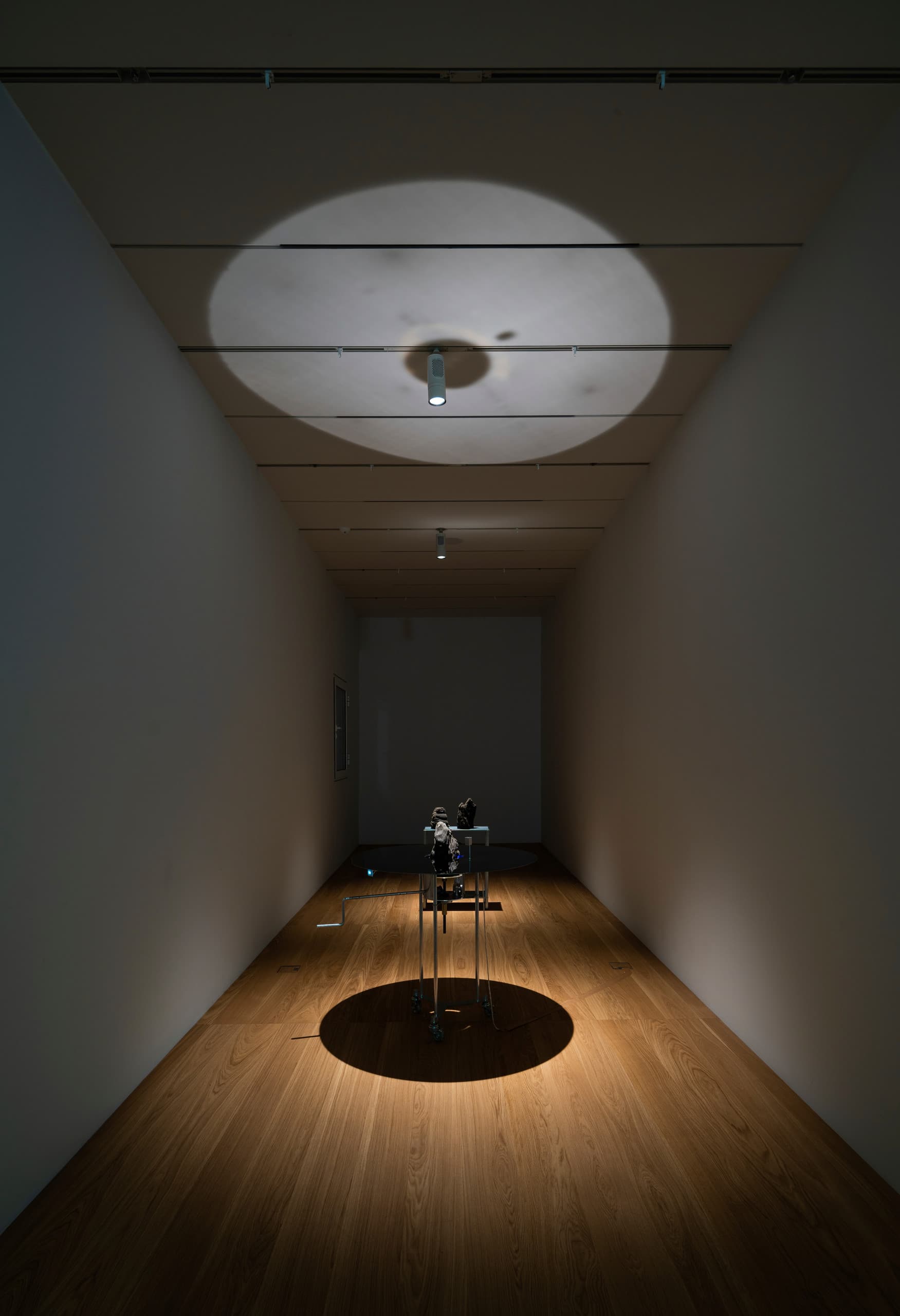 ERCO Eclipse Strahler beleuchten Kunst in der SongEun Art Foundation, Seoul.