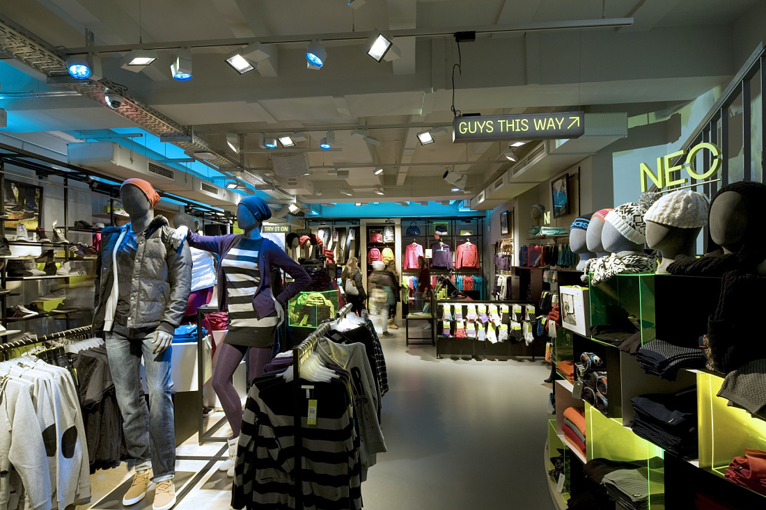 Expertise pensioen Investeren LED-licht: adidas NEO Store, Keulen - Shop - Projecten