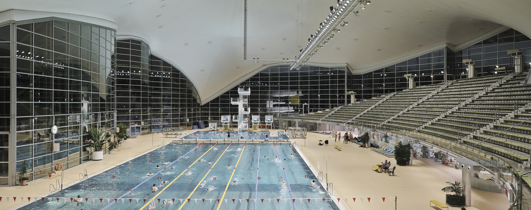 Rénovation d’éclairage en LED de la piscine olympique de Munich , Munich, Allemagne